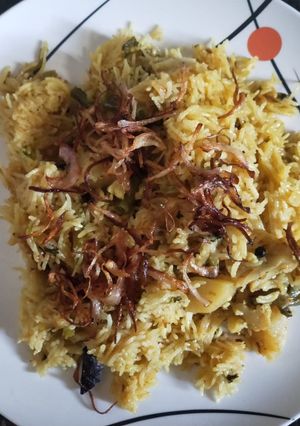 अनियन बटर बिरयानी (Onion butter biryani recipe in Hindi) रेसिपी मुख्य फोटो