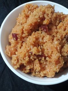 हेल्दी बिटरूट दलिया (beetroot daliya recipe in marathi) रेसिपी चे मुख्य फोटो
