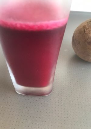 Una foto de Jugo de remolacha en extractor