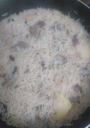 A picture of Swahili beef pilau.