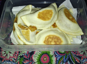 Una foto de Empanadas veganas de soja texturizada 🥟🥟 :)
