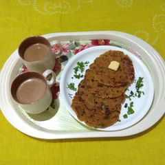 A picture of Crisp khichdi thepla (leftover khichdi).