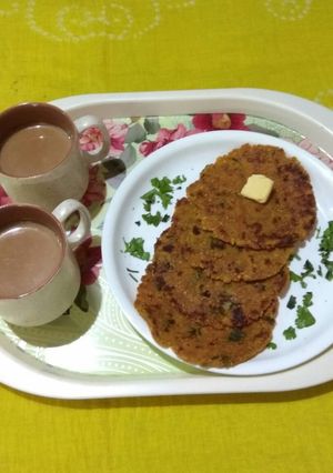 A picture of Crisp khichdi thepla (leftover khichdi).