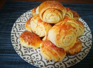 Vajdasági sajtos tekercs recept fotója