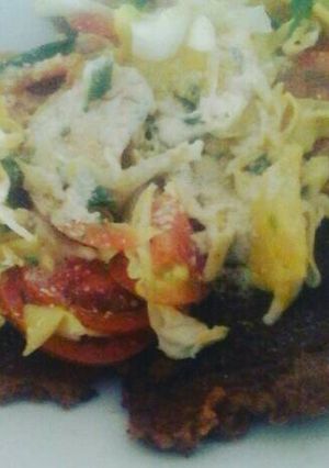 Una foto de Panquecas de fororo con ensalada