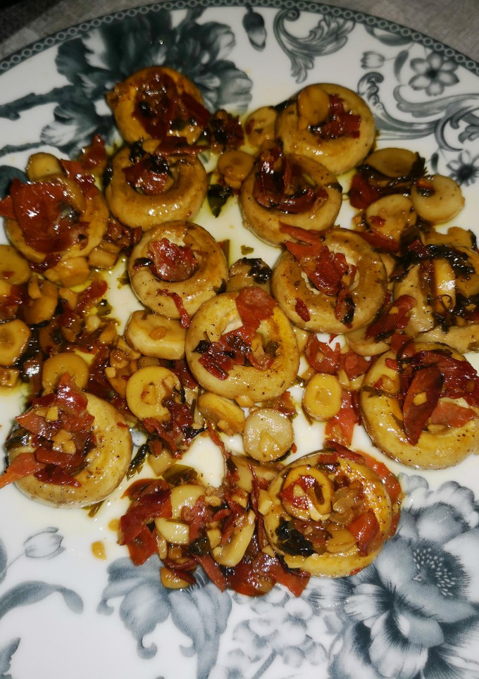 Una foto de Champiñones con jamón