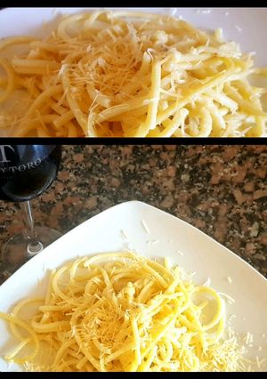 Una foto de Espaguetis con queso pecorino, gouda, pimienta