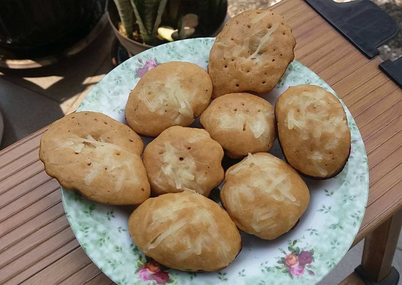 687. Kue cubit instant