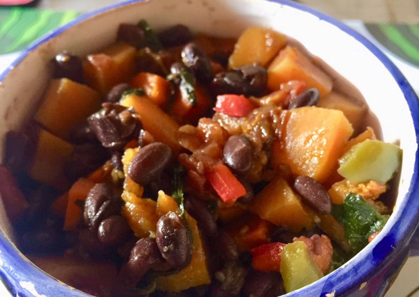 Guiso de porotos negros 🍲💣