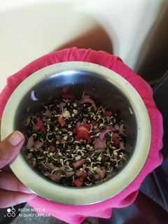 முளைகட்டிய முழு கருப்பு உளுந்து சாலட்(sprouted black gram recipe in tamil) செய்முறை முக்கிய புகைப்படம்