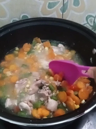 Cara Mudah Membikin Resep Sup ayam sederhana (4 bahan) yang Bisa Manjain Lidah Anti Ribet, Menggugah Selera