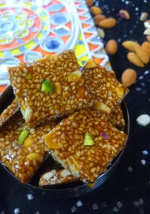 A picture of Til Dry Fruits Chikki.