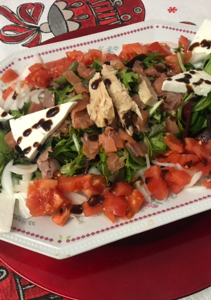 Una foto de Ensalada variada sin más