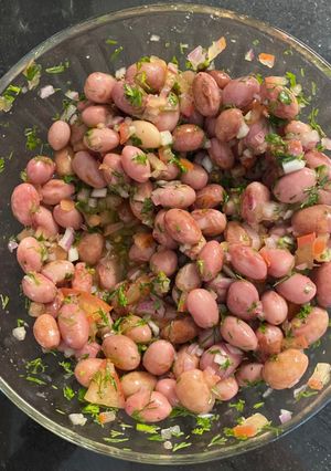 Una foto de Ensalada de frijoles frescos