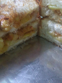 चीज़ टोस्ट (cheese toast recipe in Hindi) रेसिपी मुख्य फोटो