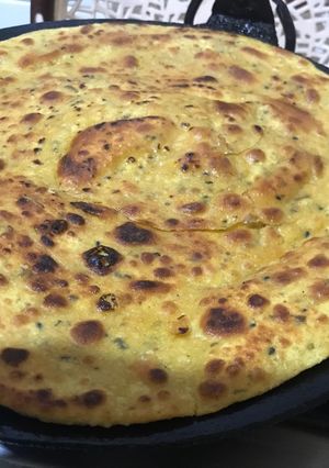 A picture of Besan ke parathay.