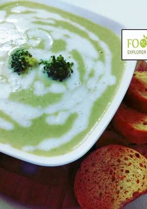 A picture of Creamy Broccoli Soup.
