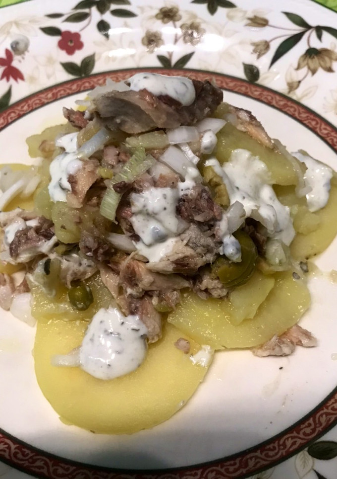 Una foto de Ensalada de patatas con sabor a mar