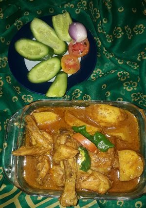 A picture of #chicken alo gravy.