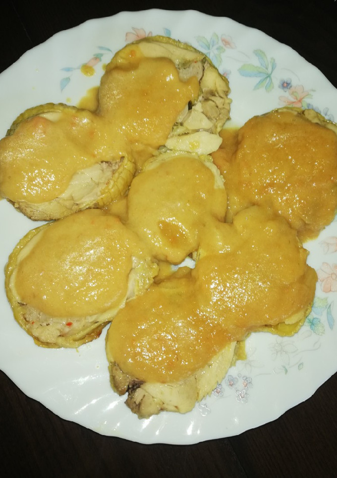 Una foto de Pularda rellena de espárragos trigueros y queso curado