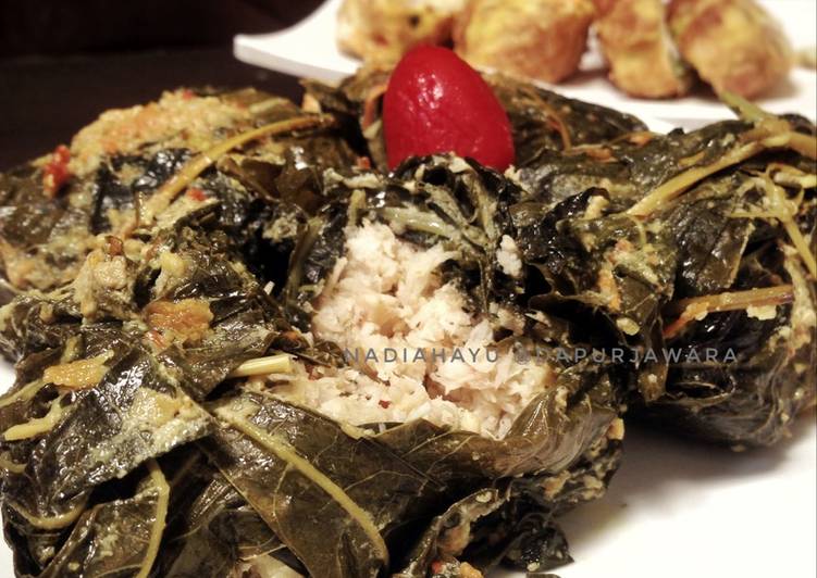 Cara Gampang Buat Buntil Daun Pepaya dan Daun Singkong (#PR_recookmasakanpedas) Anti Gagal