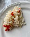 Arroz simple con un toque de cebolla y chile pimiento