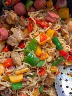 A picture of Stir fry noodles 🍜 😋.