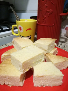 Una foto de Torta de arroz alimonada 🍋 súper fácil