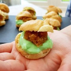 A picture of Pandan Cream Patissiere and Coconut Palm Sugar Filling.