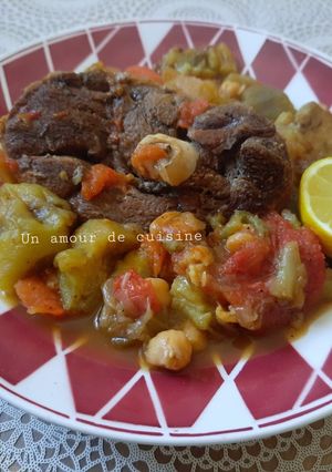 Une photo de Tajine d'agneau aux aubergines 🍆 🍋