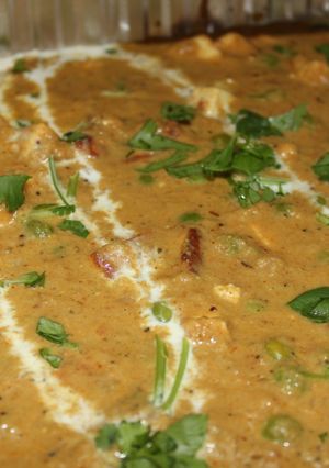 A picture of Panner mutter korma.