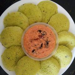 A picture of Green peas Idli.