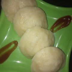 A picture of Semolina puff(idli).