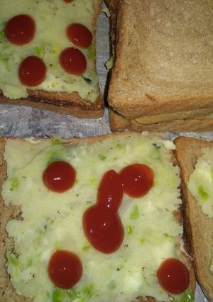A picture of Potato and peas sandwich.