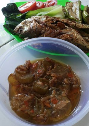 Foto resep Sambal terasi + belimbing. maknyuuuss