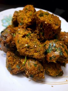 मेथी मुठिया (methi muthia recipe in Hindi) रेसिपी मुख्य फोटो