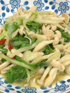 雪白菇炒小白菜🥬 的食譜成品照片