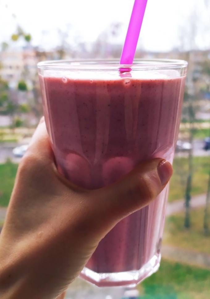 Коктейль 🍌+🍓