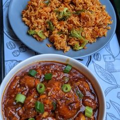 A picture of Chicken schezwan gravy.