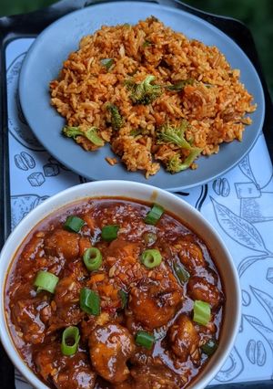 A picture of Chicken schezwan gravy.