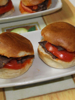 Una foto de Ternera en pan de mini hamburguesas