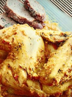 Una foto de Pollo al horno en salsa de verdura