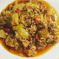 A picture of Beefy Cabbage rice soup.