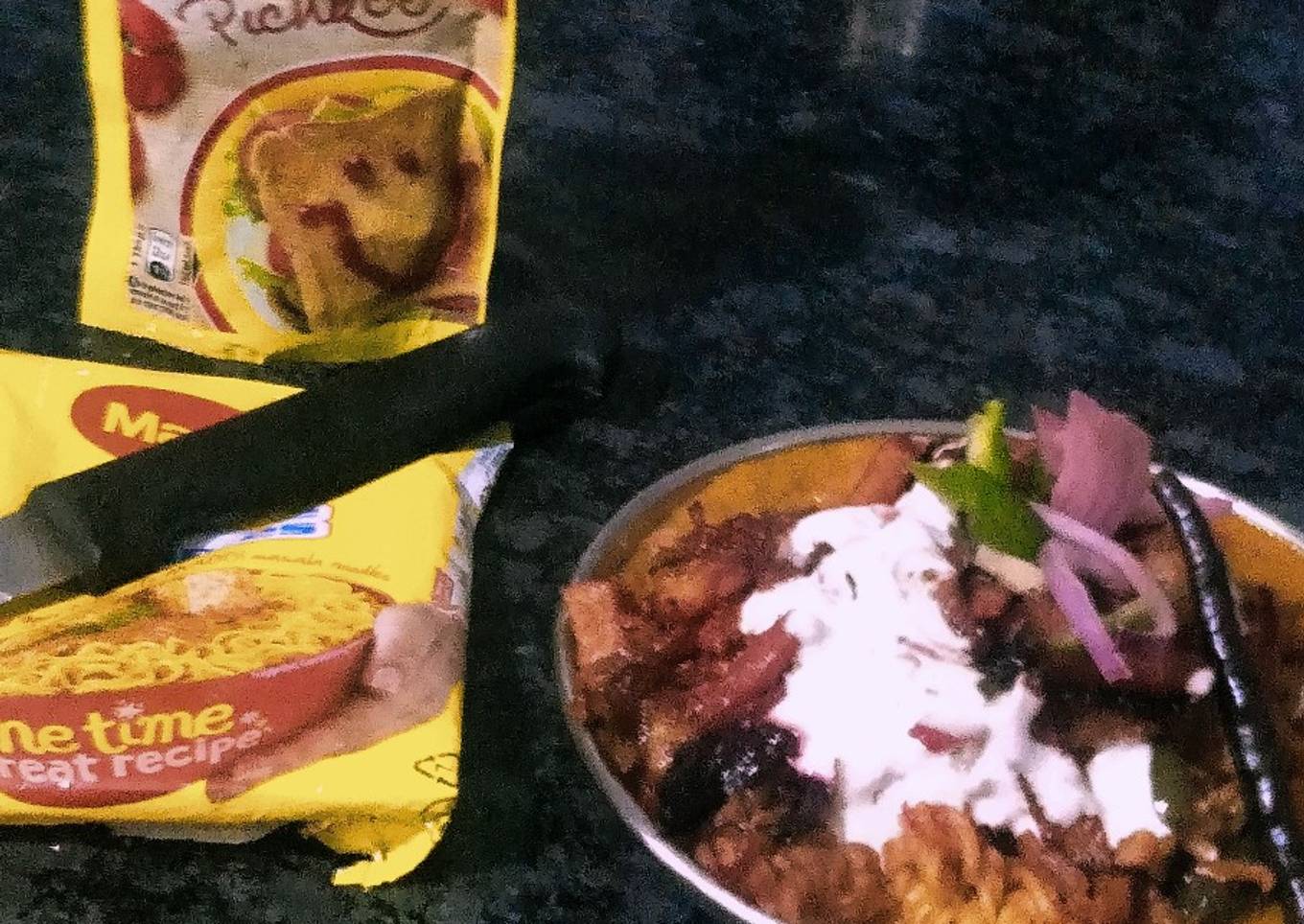 Maggi in Rich delicious creamy makhani gravy.and veggies