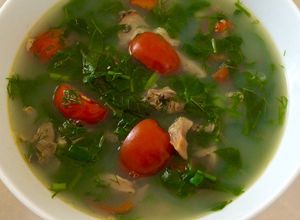 Hình của món Canh trai nấu lá lốt xương xông.