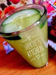 A picture of Cucumber & ginger drink.