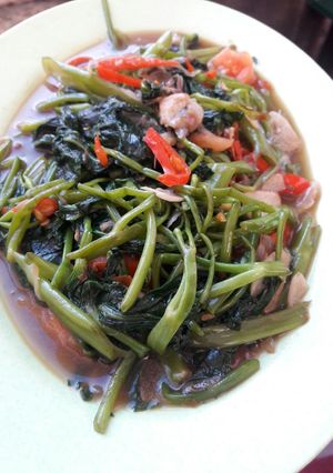 Foto resep Tumis kangkung kuah pindang