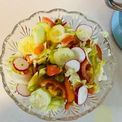 A picture of Fresh mix salad 🥗.