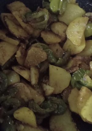 A picture of Dry spices patato capcicum.