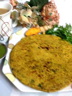 कच्ची हल्दी का अचारी पराठा (Kachi haldi ka achari paratha recipe in hindi) रेसिपी मुख्य फोटो